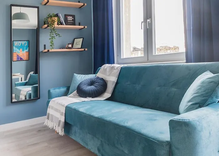 Urban Chic & Great Location & Modern - #o3 شقة *