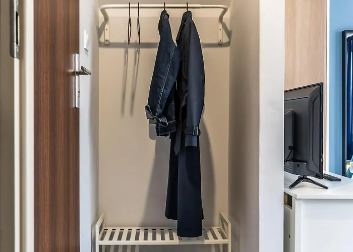 Urban Chic & Great Location & Modern - #o3 شقة